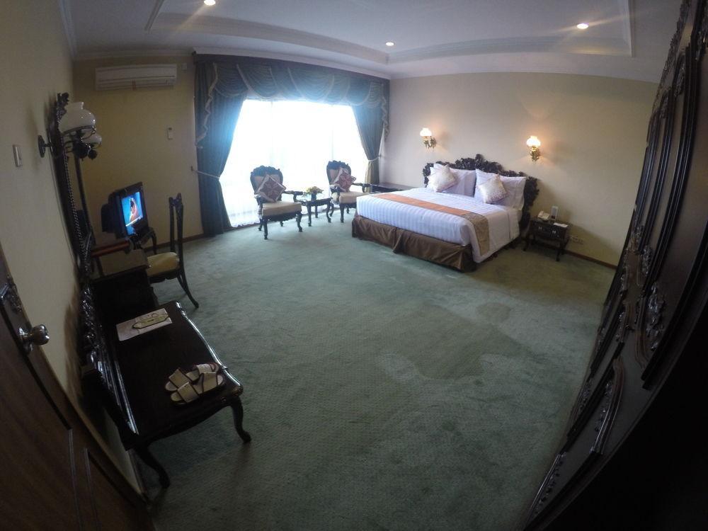 Sahid Raya Hotel & Convention Yogyakarta Maguwo Eksteriør billede
